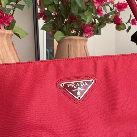Prada Nylon Tote FINAL PRICE - Picture 3 of 15